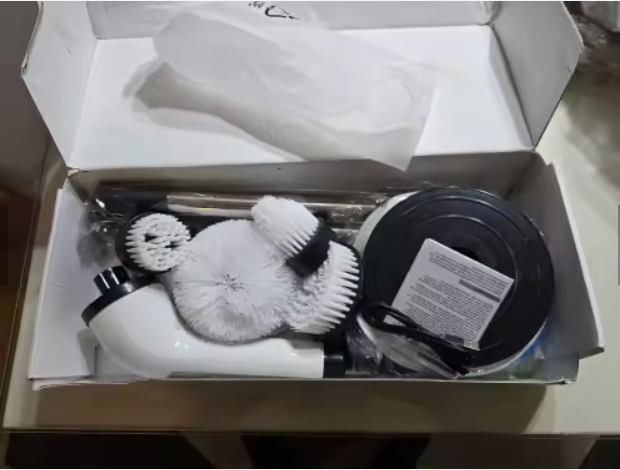 PowerSpin accessories inside the package